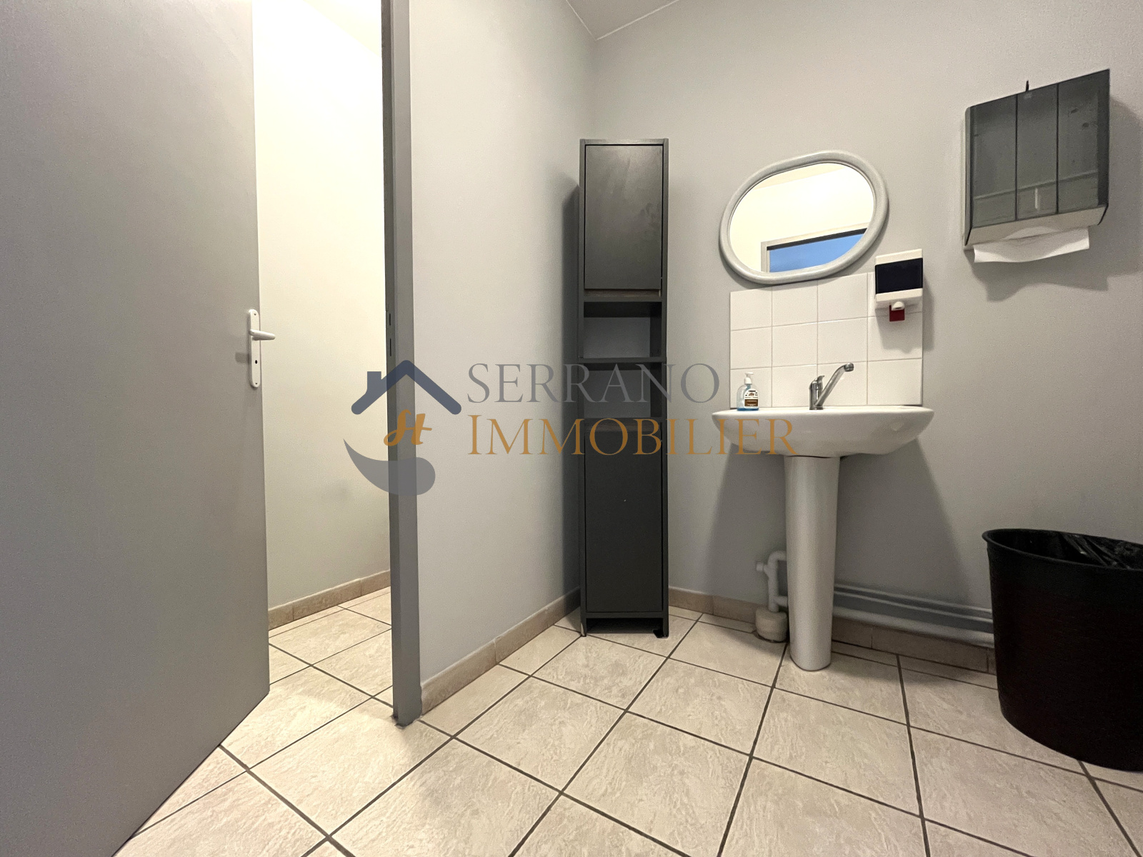 Image_, Local professionnel, Beaucaire, ref :148-b