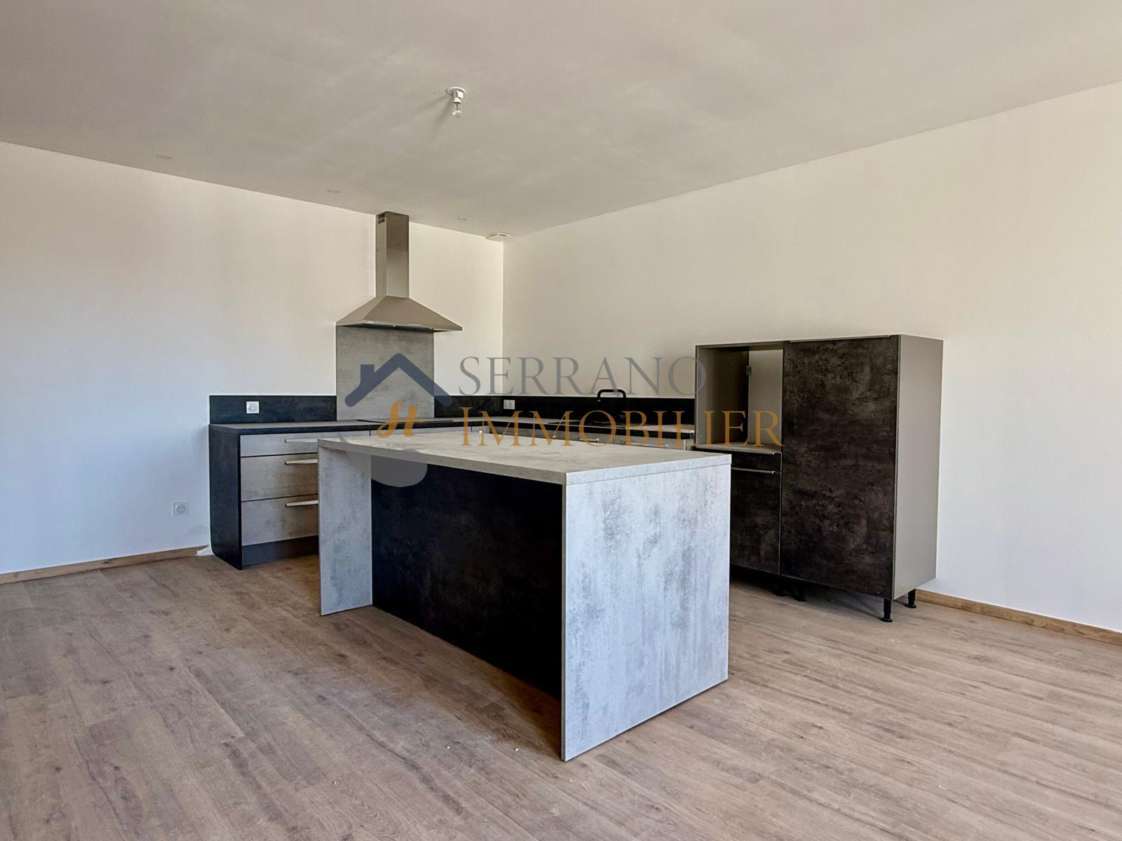 Image_, Immeuble, Châteaurenard, ref :778